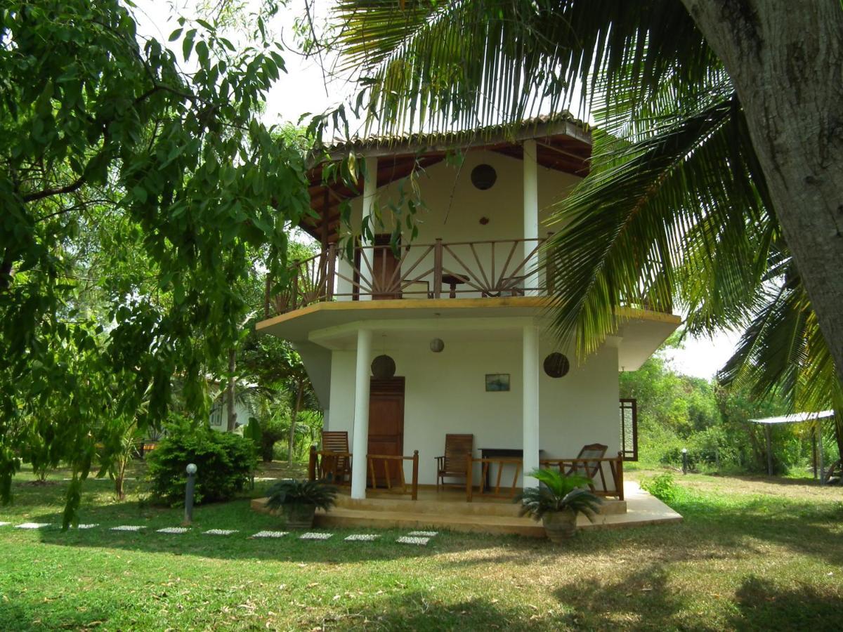 Coconut Island Villa Tangalle Esterno foto