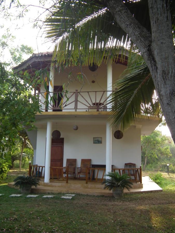 Coconut Island Villa Tangalle Esterno foto